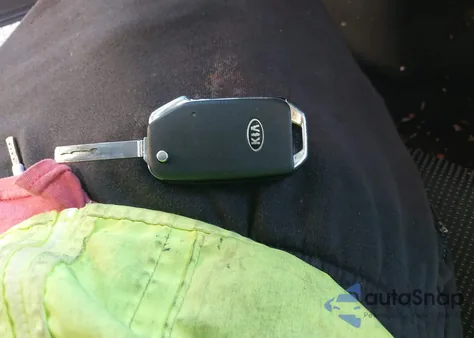 2021 Kia Forte Lxs z USA, uszkodzony, nr VIN 3KPF24AD9ME382720